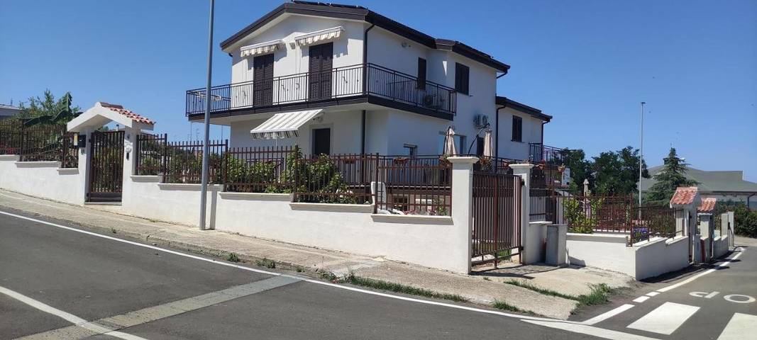 Casa vacanza per 2 persone, con Terrazza e Giardino nonché Panorama a Roseto Capo Spulico