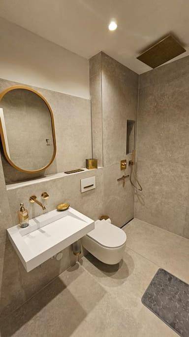 Ferienwohnung für 9 Personen, mit Pool in Sendling München - 2