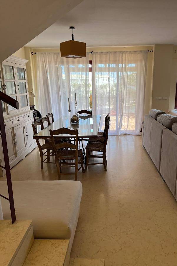 Apartamento inteiro, Three-Bedroom Apartment with Marina View in Sotogrande, San Roque