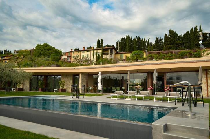 B&b per 3 persone, con Balcone e Terrazza nonché Idromassaggio e Giardino a Cavaion Veronese