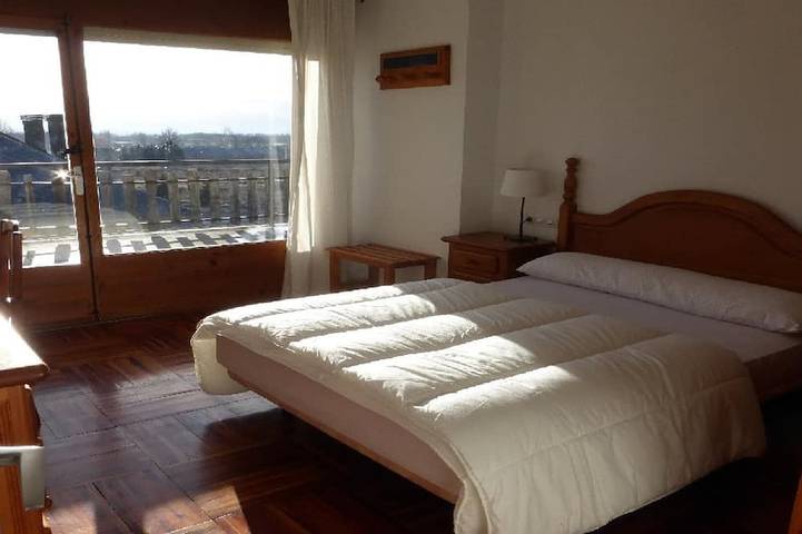 Gîte pour 9 personnes, avec terrasse et piscine à Puigcerdà - 2