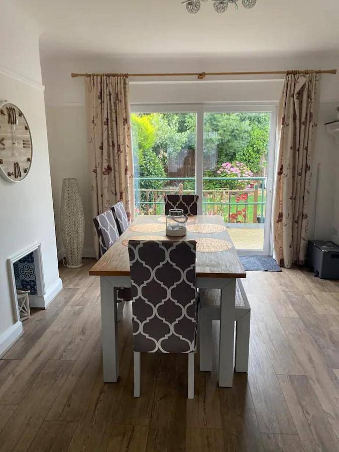 Entire apartment, Poppy's Coastal Retreat in Merseyside