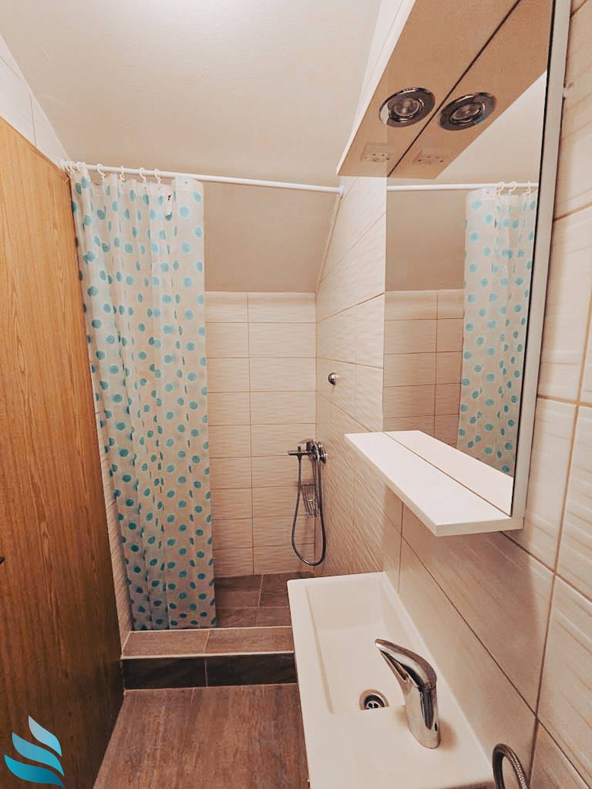 Ganze Wohnung, Ferienwohnung für 2 Personen mit Meerblick in Vrboska, Hvar