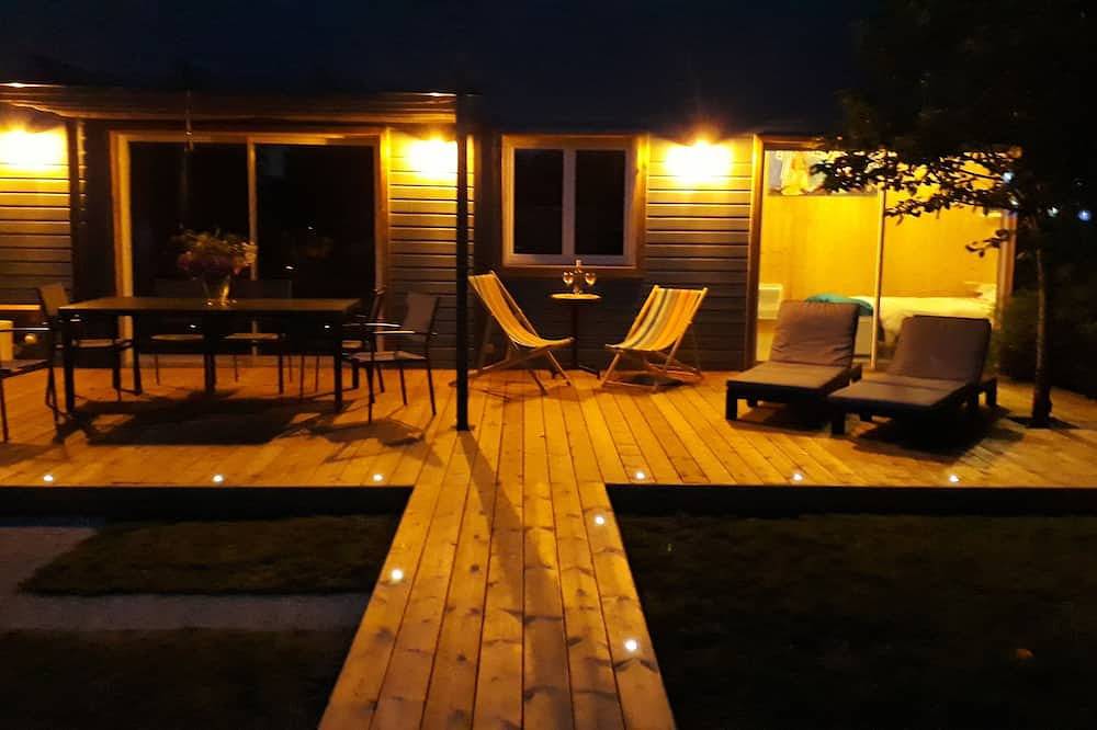 Casa de madera nueva y tranquila Cerca de las playas, Surf Spa Piscina Terraza in Plomeur, Region de Quimper