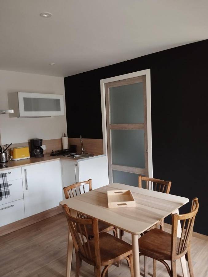 Gîte pour 4 personnes, avec jardin ainsi que jacuzzi et terrasse à La Chapelle-aux-Bois - 3