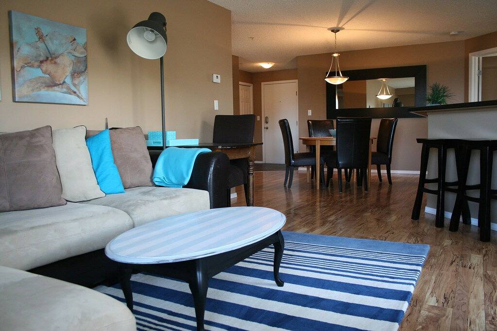 Ganze Wohnung, Strand-themenorientierte Familie Condo (Schlafmöglichkeiten für 7) Am Lake Windermere Pointe in Invermere in Kootenay-Nationalpark