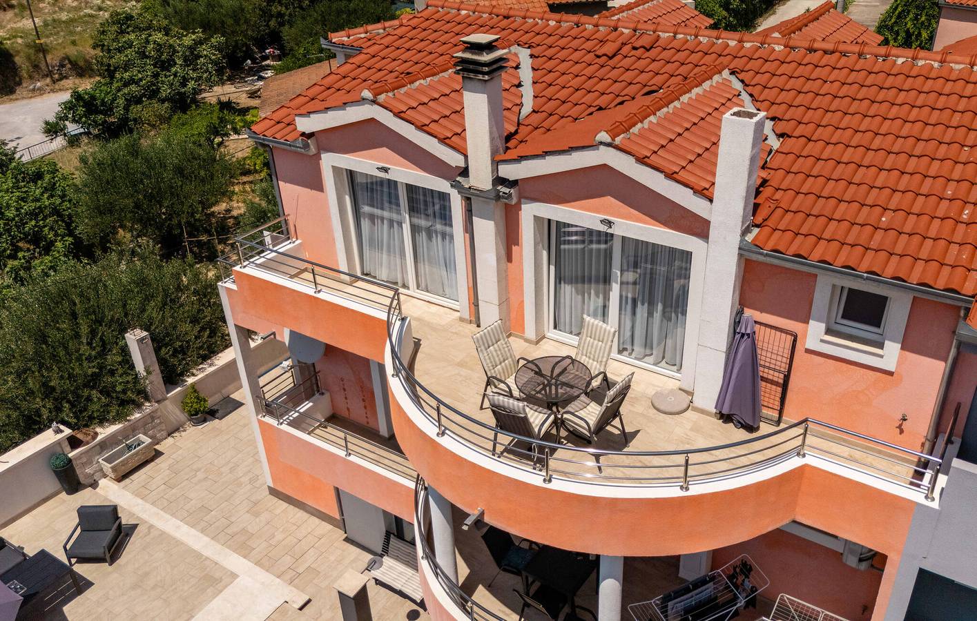 Ganze Ferienwohnung, Gemütliche 2-Zimmer-Wohnung mit Pool, WLAN und Terrasse in der Nähe der Sehenswürdigkeiten von Solin in Solin, Split-Dalmatien