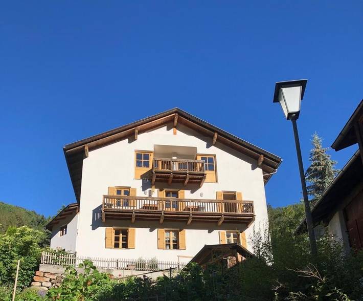 Ferienwohnung für 5 Personen, mit Terrasse und Garten sowie Ausblick in Stilfs