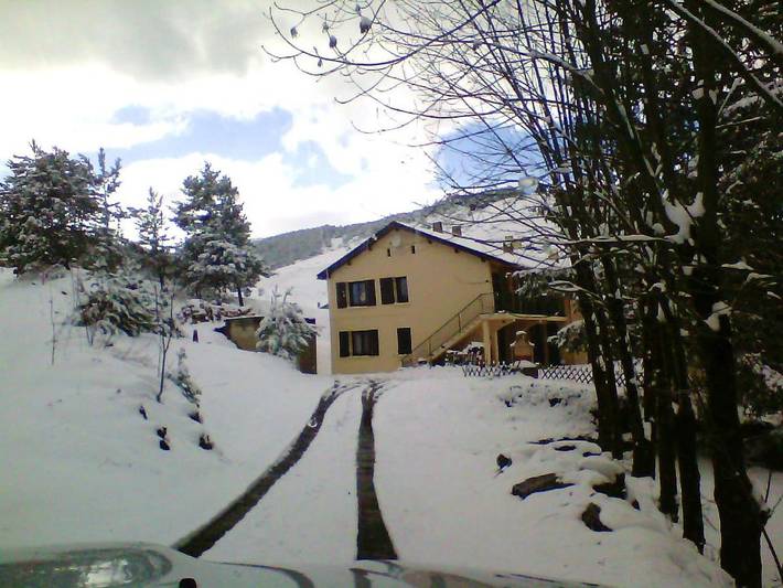 Gîte pour 6 personnes, avec vue sur le lac ainsi que jardin et terrasse, animaux acceptés à Fontrabiouse - 4