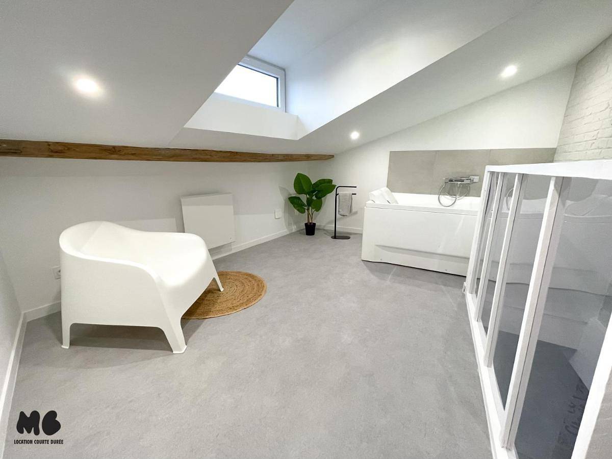 Appartement entier, Two-Bedroom Apartment in Aulnoy-lez-Valenciennes, Région de Valenciennes