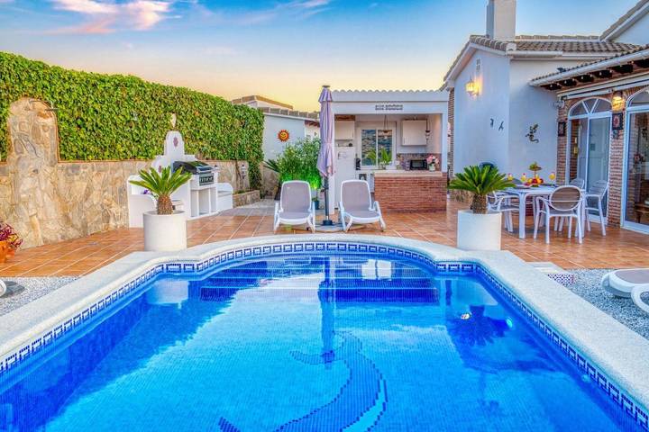 Casa rural para 6 personas, con vistas y jardín además de vistas al lago y piscina en Viñuela - 4