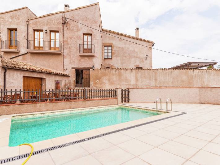 Casa rural para 4 personas, con Terraza además de Jardín y Piscina en El Bages
