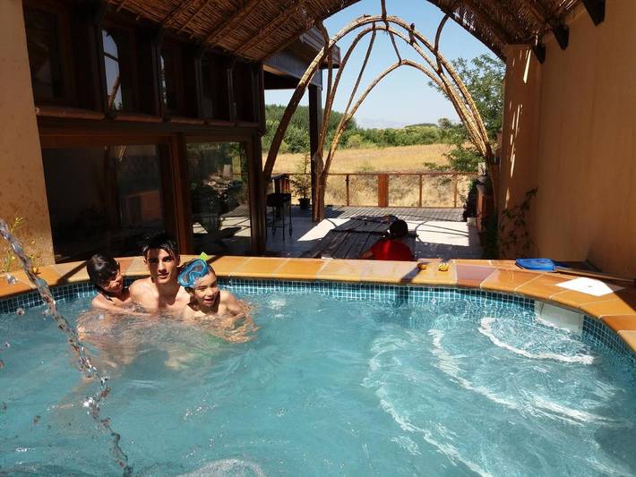 Casa rural para 33 personas, con piscina y jardín, Se admiten mascotas en Vega de Granada - 4