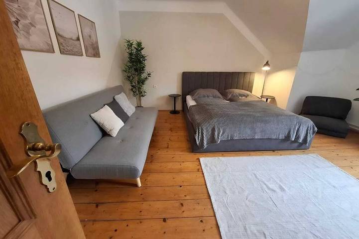 Ganze Wohnung, Familien Apartment | Self Check-In, in der Nähe von Skigebieten in Ternitz, Wiener Alpen in Niederösterreich