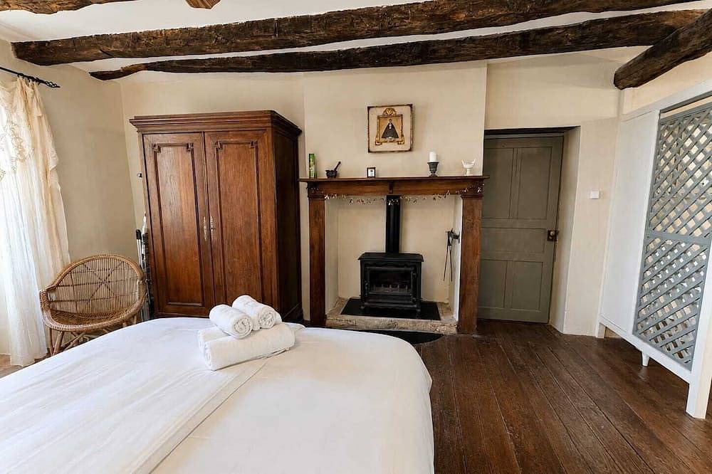 Le Clos Marguerite, sleeps 6, near Castelnaud Castle in Daglan, Périgord Noir