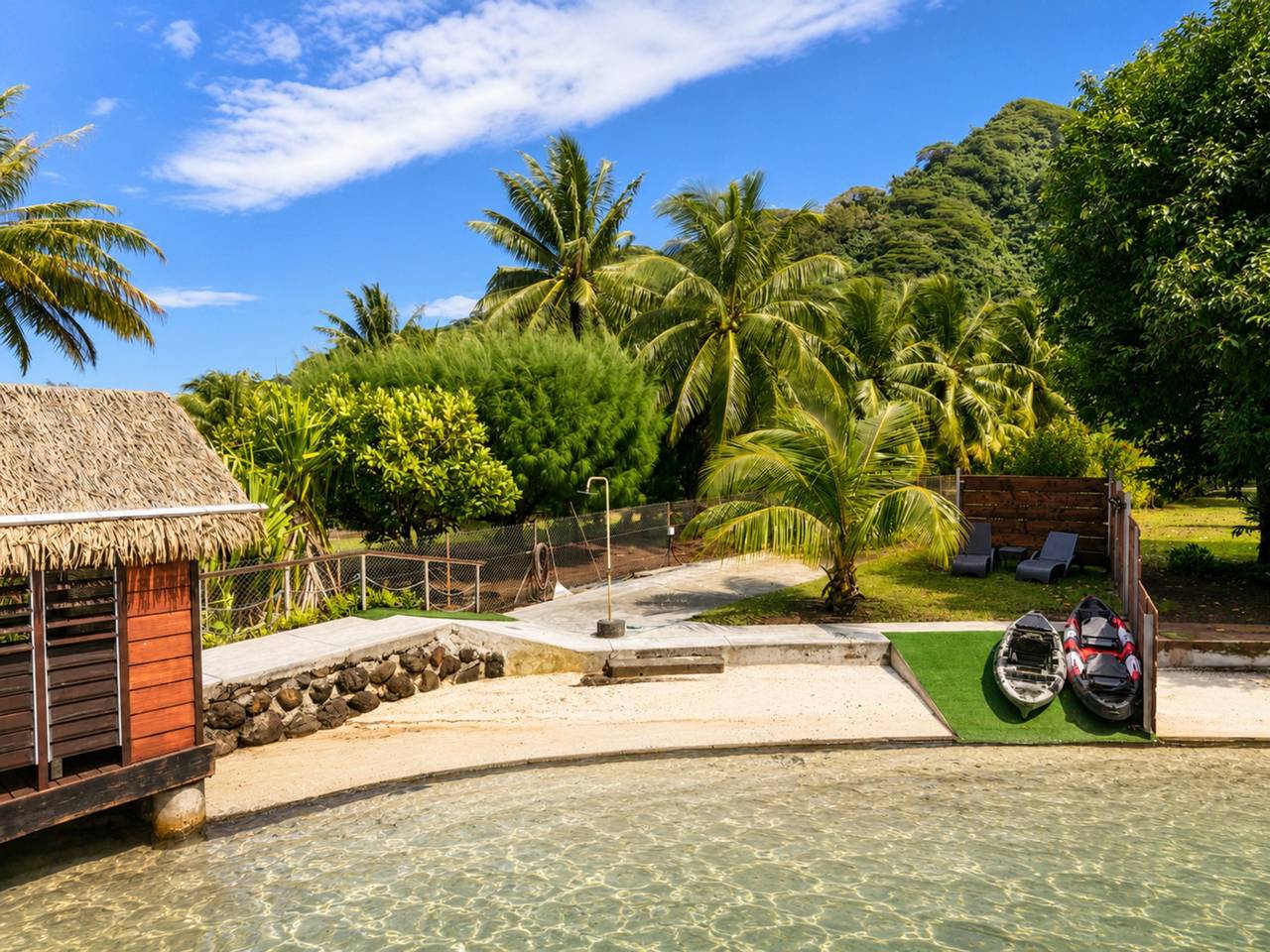 Tahaa - Fare Motoï seafront in Islas de la Sociedad