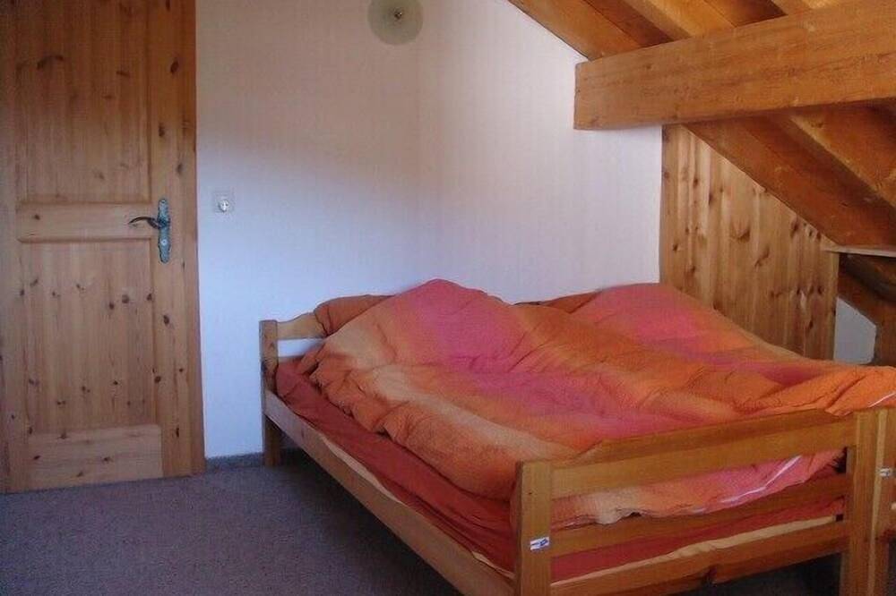 Ruhige Lage, freier Bergblick,1 Ofen,1 Kamin, Whirlpool&Sauna,15min z. Skigebiet in Albula (Graubünden), Plessur Alpen
