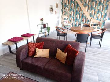 Gîte pour 8 personnes, avec jardin et terrasse à Ouveillan