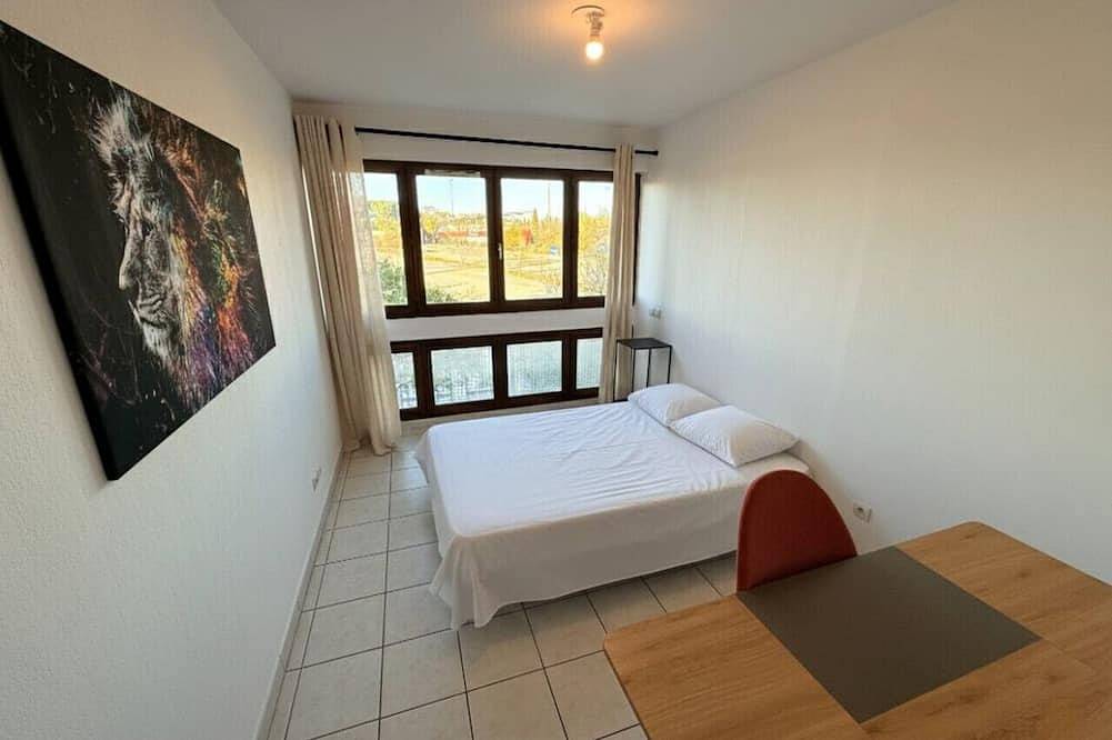 Entire apartment, L’Escale d’Ovalie, Ggl Stadium, Parking, Tram in Croix d'Argent, Montpellier