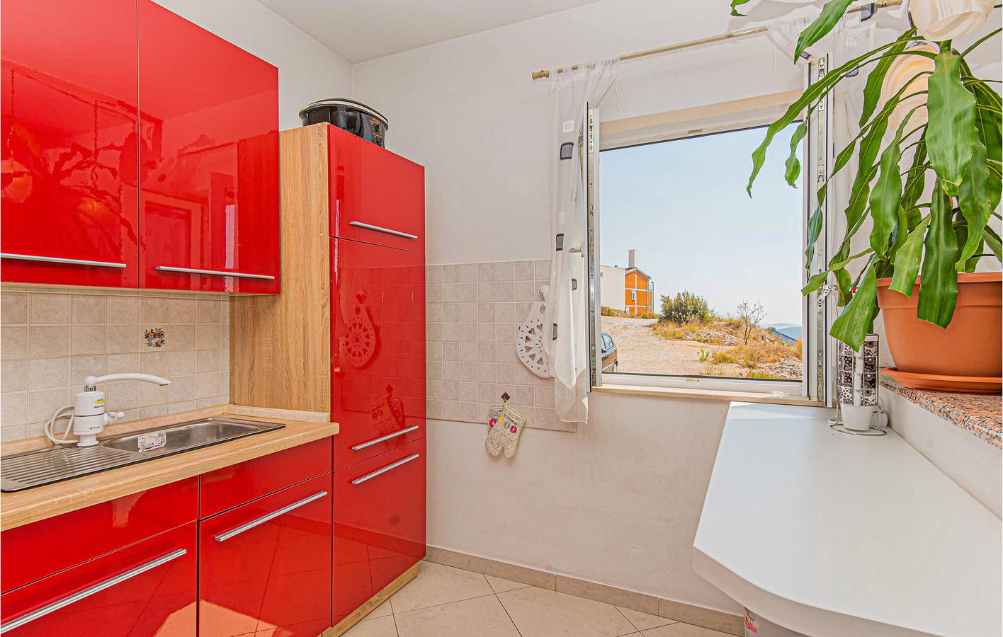 Ganze Ferienwohnung, Ferienwohnung für 5 Personen mit Terrasse in Sibenik, Šibenik-Knin