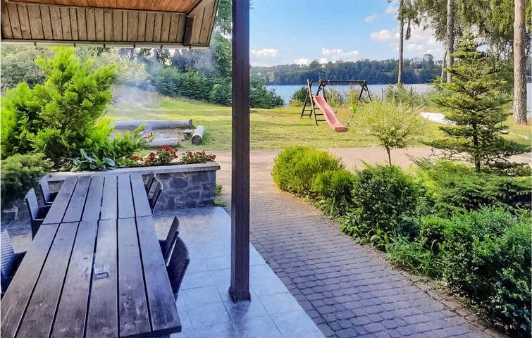 Ferienhaus für 30 Personen mit Terrasse in powiat kartuski