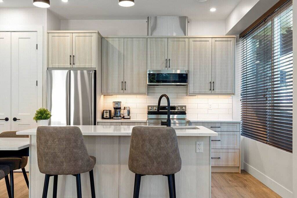 3-bedroom Modern Rental Unit 2 in Parksville, Regional District of Nanaimo