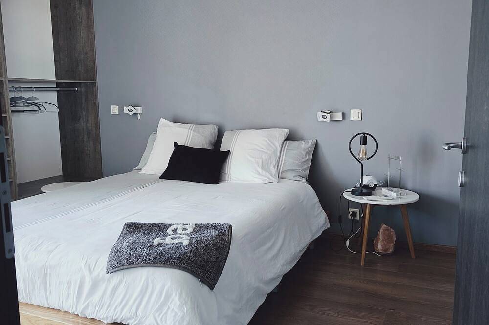 Villa with sea and mountain views in Furiani, Capo Corso