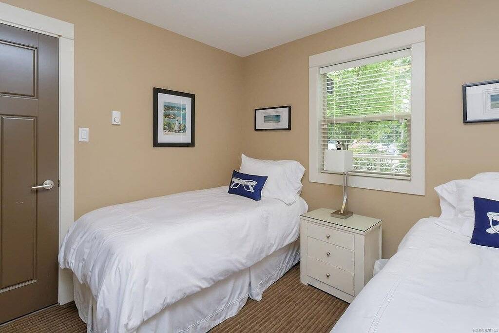 Peaceful, immaculate and fully equipped! in Parksville, Regional District of Nanaimo