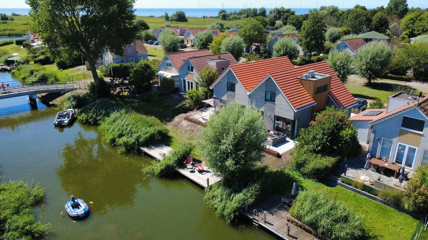 Ferienhaus für 8 Personen, mit Balkon/Terrasse und Terrasse in Makkum