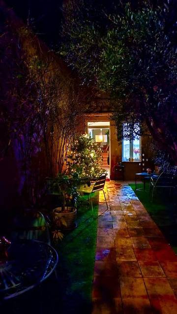 Location de vacances pour 2 personnes, avec jardin ainsi que terrasse et vue à Pexiora