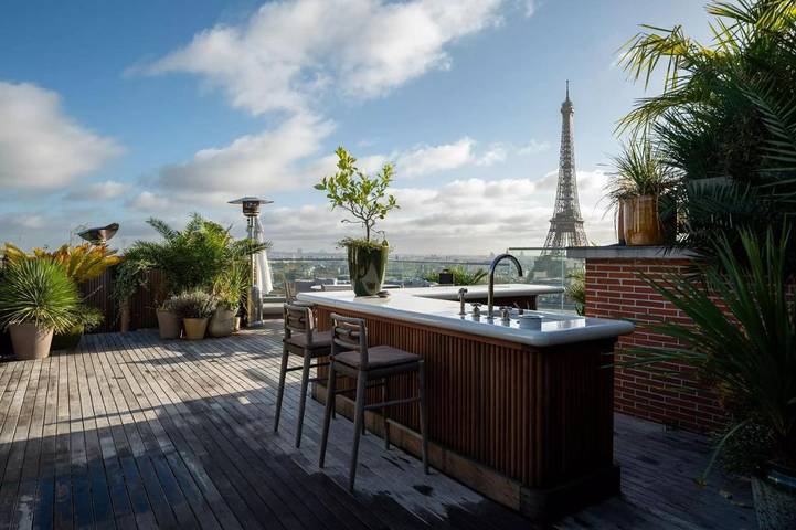 Gîte pour 12 personnes, avec jardin et piscine ainsi que sauna et jacuzzi dans Theatre De La Tour - 4