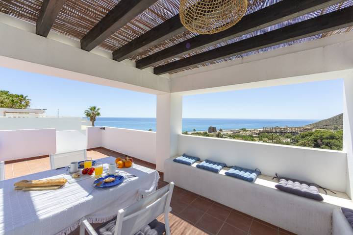 Gîte pour 5 personnes, avec vue sur l’océan et piscine ainsi que terrasse et jardin à Mojácar - 3