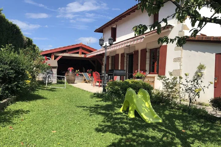 Ferienhaus für 8 Personen, mit Terrasse und Garten - 1