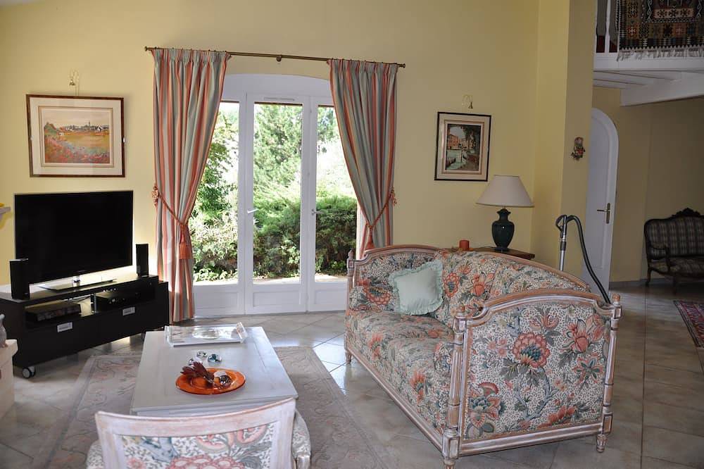 Nyons, charming villa in a green setting in Nyons, Nyons region