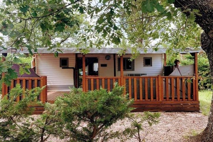 Location de vacances pour 4 personnes, avec piscine, animaux acceptés à Sainte-Croix-du-Verdon