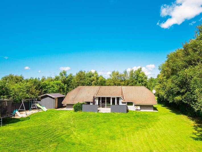 Ferienhaus für 8 Personen, mit Whirlpool und Terrasse sowie Pool und Sauna in Jegum