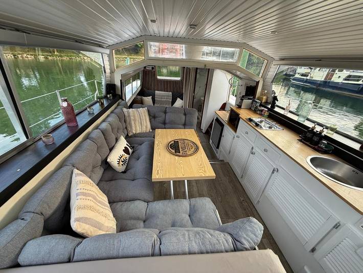Bateau pour 4 personnes, avec vue sur le lac ainsi que jardin et vue dans Seine-et-Marne