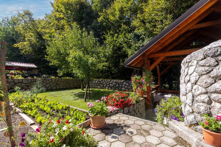 Ferienwohnung für 6 Personen, mit Garten