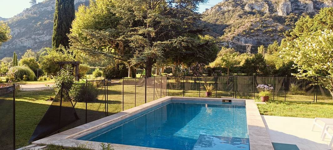 Gîte pour 2 personnes, avec jardin et piscine à Pujaut - 2