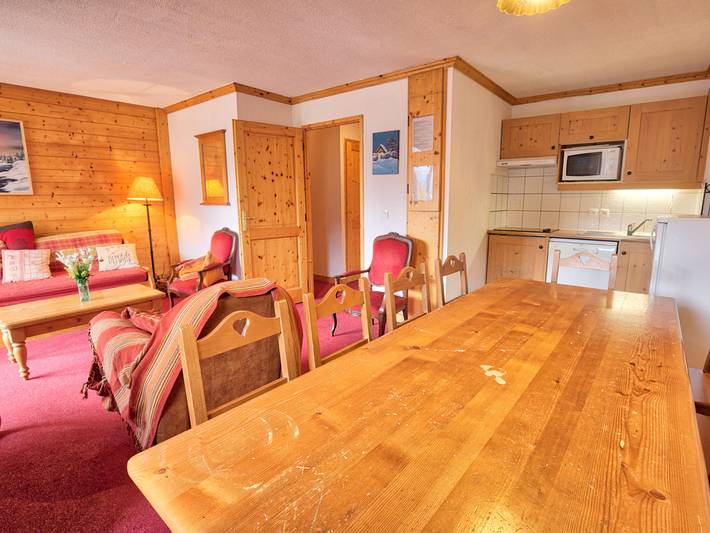 Gîte pour 10 personnes, avec piscine, animaux acceptés dans Office De Tourisme De Notre Dame De Bellecombe - 4