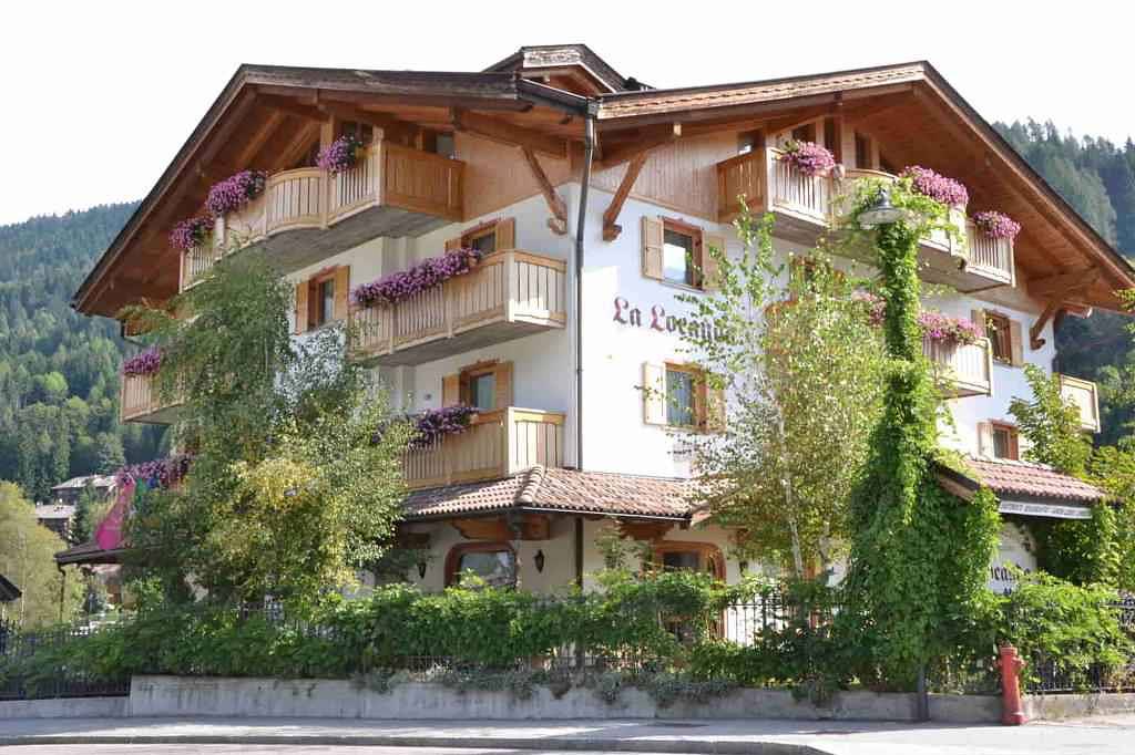 Appartamento intero, Appartamento con balcone e Wifi  in Pinzolo, Giustino