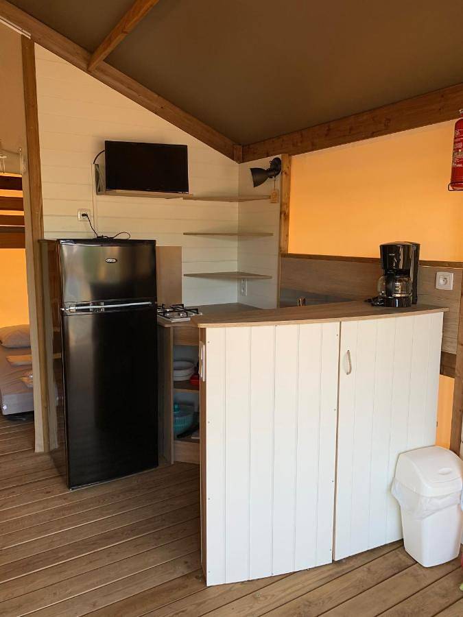 Location de vacances pour 8 personnes, avec piscine et terrasse à Les Epesses - 2