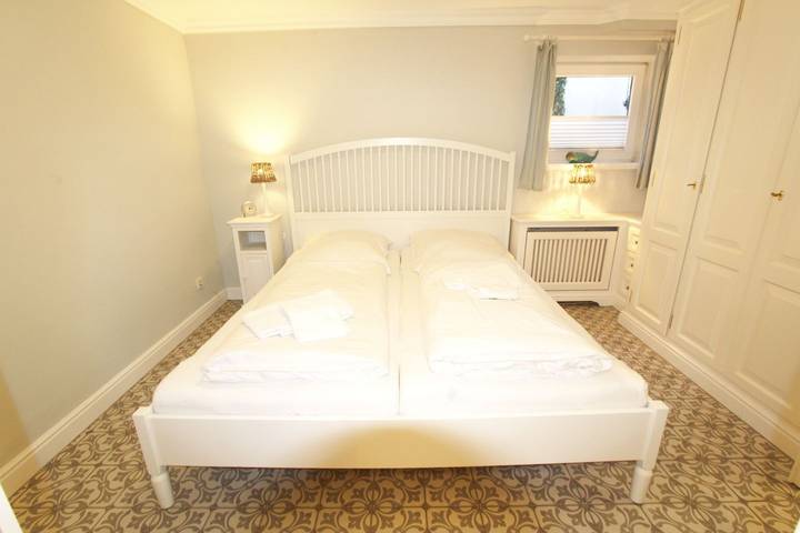 Ganze Wohnung, Tolles modern gestaltetes Ferienappartement in wunderbarer Lage. in Wenningstedt, Sylt