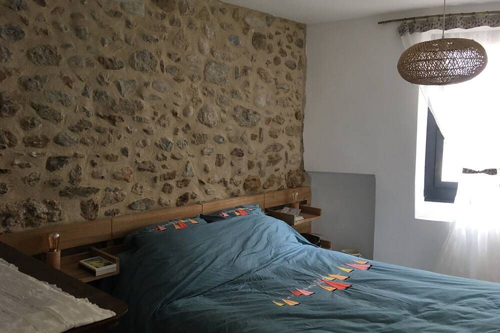 La Maison de Célestine, au coeur des Corbières, dans un village vigneron. in Luc-sur-Orbieu, Côte méditerranéenne (France)