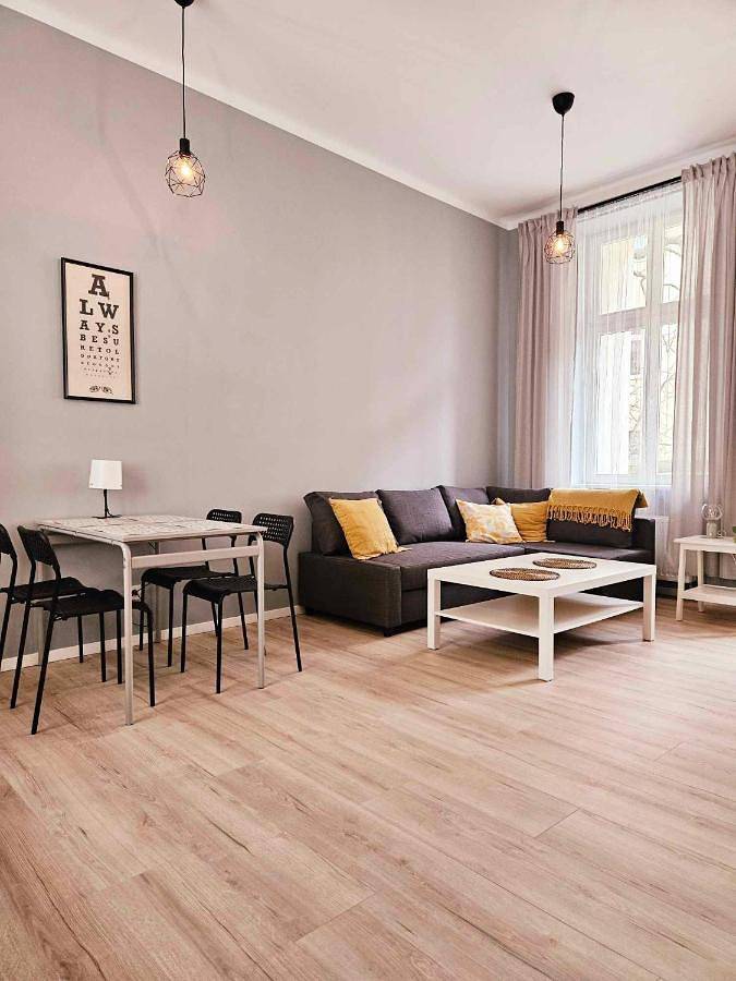 Apartament wakacyjny dla 4 osób, z widok i taras oraz ogród w Legnica