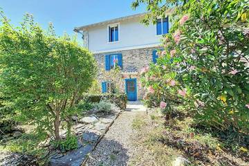 Gîte pour 10 personnes, avec balcon et jardin à Luzenac