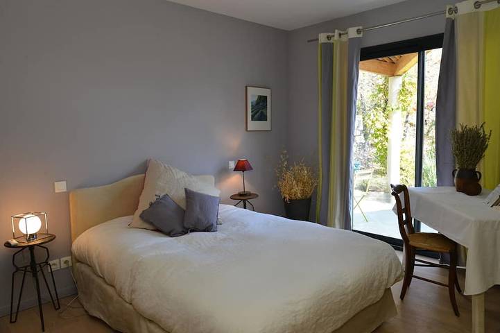 Location de vacances pour 10 personnes, avec terrasse ainsi que jacuzzi et jardin, animaux acceptés à Garéoult - 2