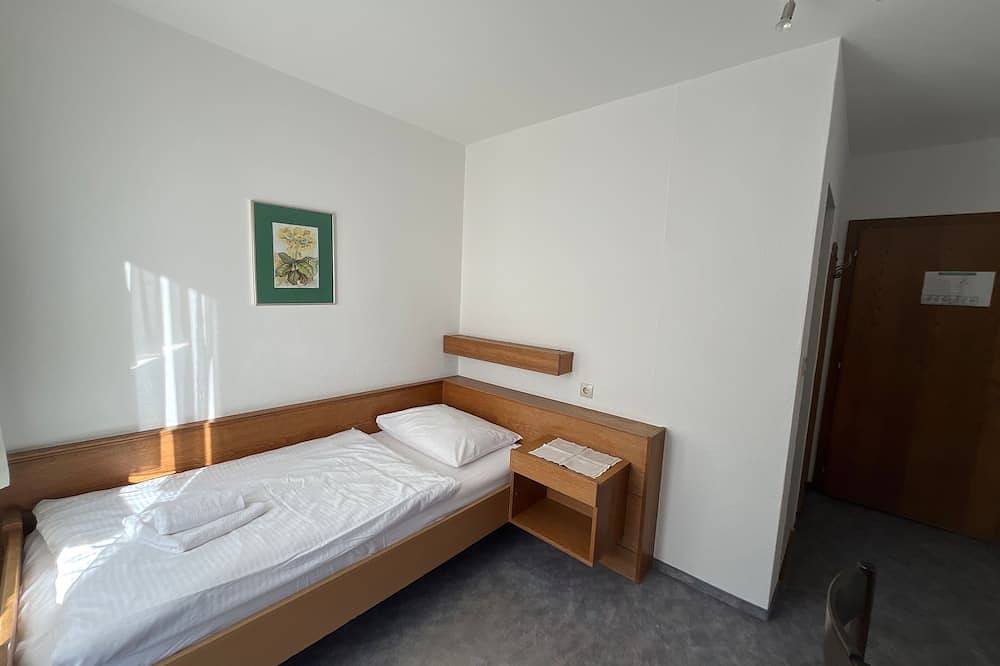Zimmer 12 / 1Bett mit Balkon - Pension Alpina in Obsteig, Bezirk Imst