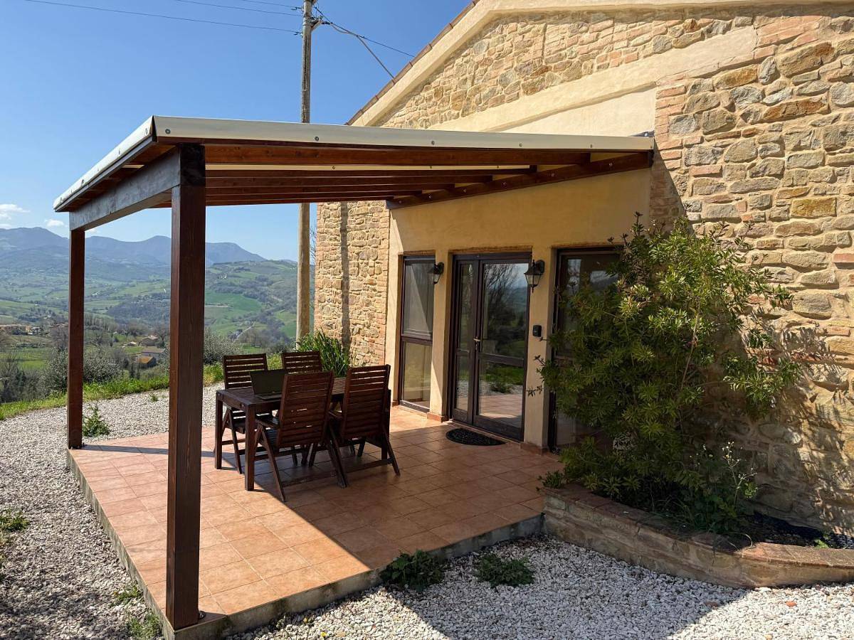 Appartamento intero, One-Bedroom Apartment in Cupramontana, Provincia di Ancona