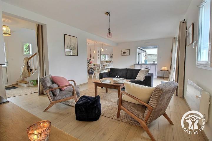 Gîte pour 5 personnes, avec Terrasse ainsi que Jardin et Vue dans Port Blanc (Penvénan)